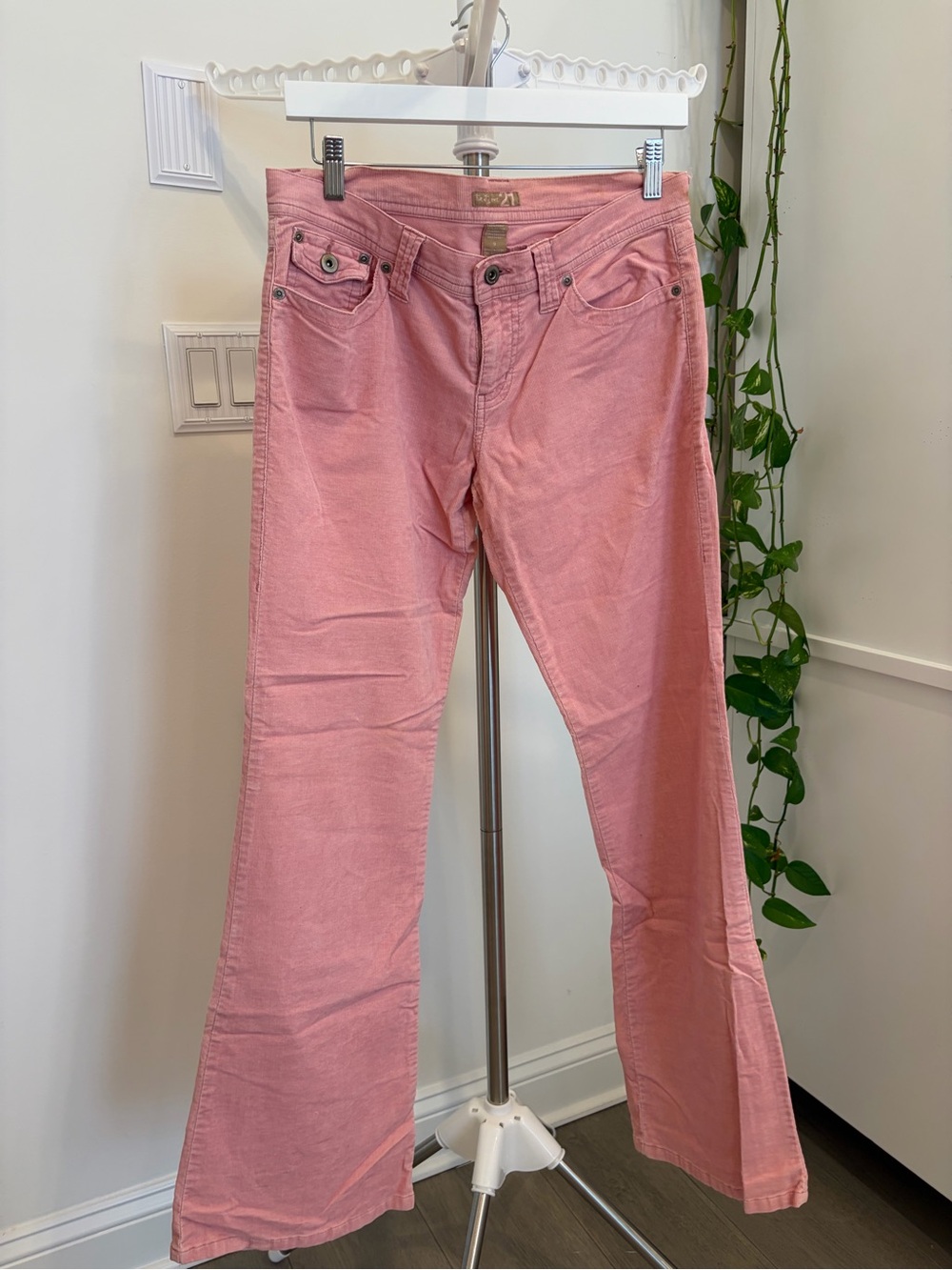 Forever 21 Dusty Pink Wide-Leg Jeans - Flared Silhouette